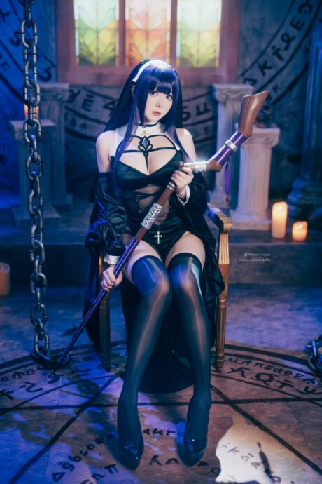 霜月shimo cosplay《葬送的芙莉莲》菲伦，修女造型展现冷艳气质