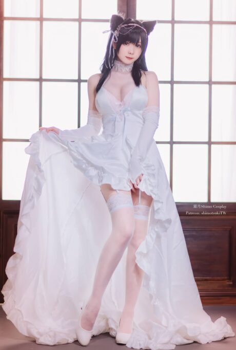 霜月shimo写真还原碧蓝航线爱宕花嫁，纯白婚纱展现温婉新娘气质