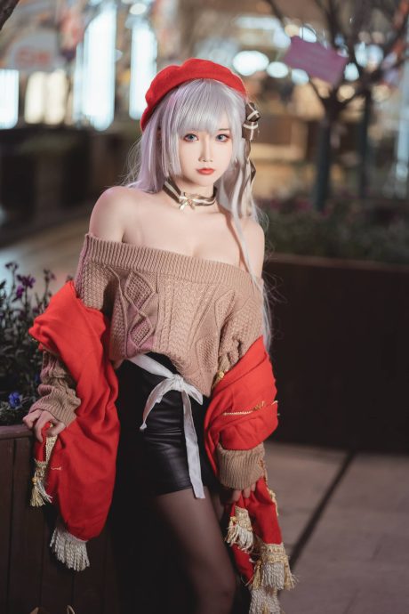 面饼仙儿圣诞cos贝尔法斯特,红色针织造型还原碧蓝航线冬日女仆长