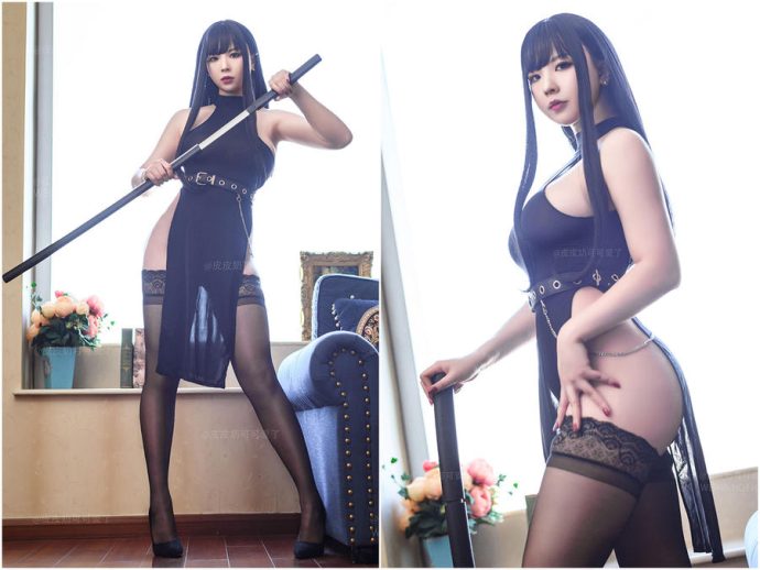 皮皮奶精选COS作品:从索尼子经典露背毛衣到清新彼女向日葵
