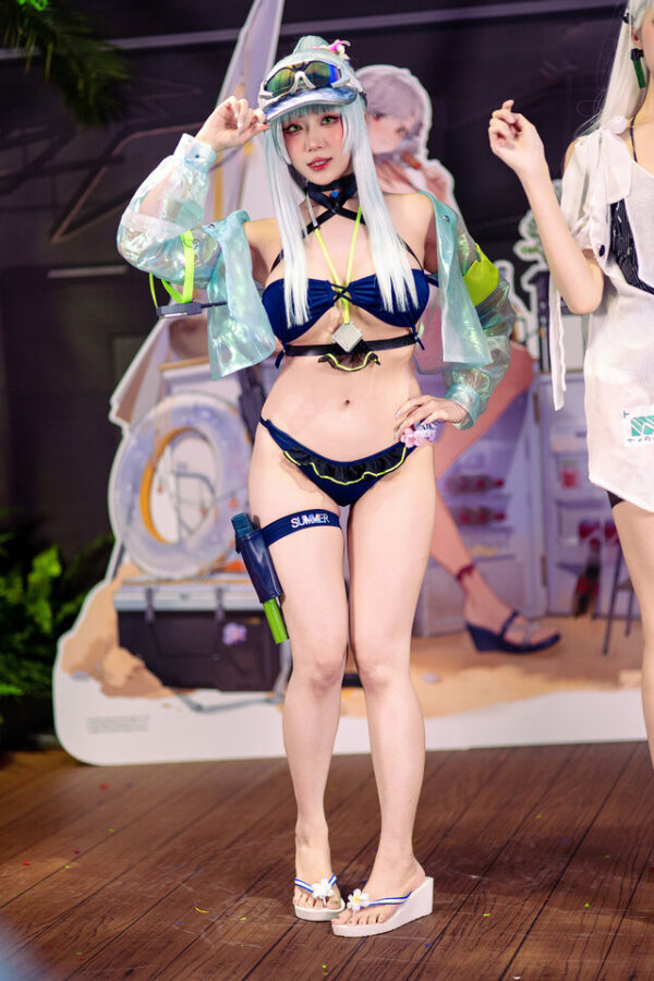 凌晨lingchen可露凯泳装COS:少女前线2夏日皮肤还原台北电玩展实拍