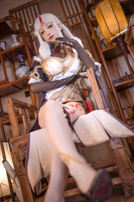 还原原神天权星气场,水淼aqua的cosplay写真作品展现凝光端庄仪态