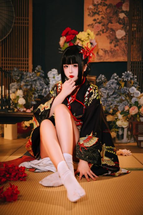 日奈娇花魁狐妖COS写真:华美和服配灵动狐尾,定格古典妖魅风情