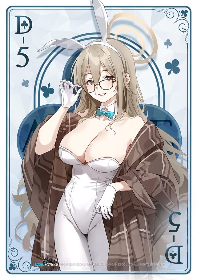 瓜希酱COS蔚蓝档案室笠朱音，白色兔女郎造型甜美又利落