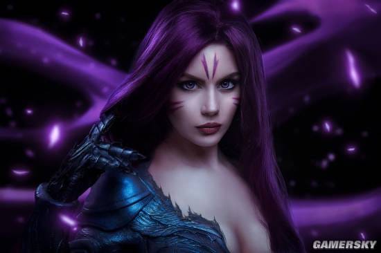 EnzhStrelnikova《英雄联盟》卡莎COS，虚空之女暗紫铠甲造型图集