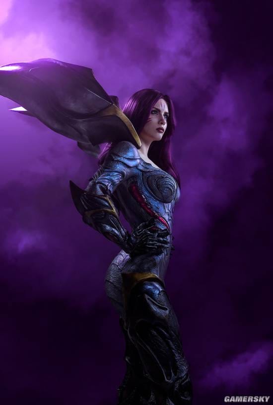 EnzhStrelnikova《英雄联盟》卡莎COS，虚空之女暗紫铠甲造型图集