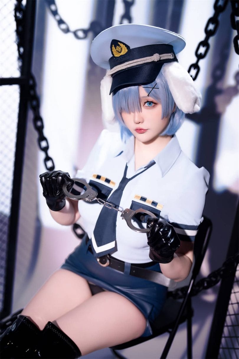 星之迟迟蕾姆狗耳警官COS 蓝白制服下的俏皮反差感