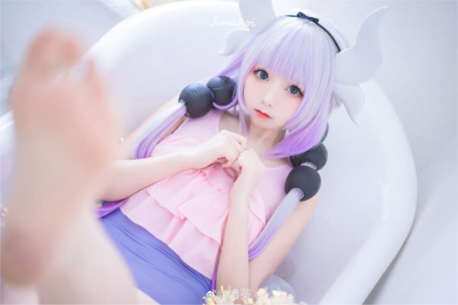 嶋葵COS康娜卡姆依写真：波波球浴缸里的软萌小龙女仆