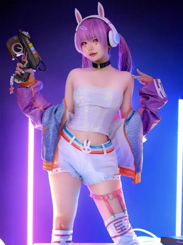 ZinieQ演绎守望先锋EDM版D.Va,粉紫长发配兔耳耳机造型抢眼