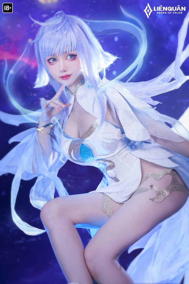 Mon夢_monpink传说对决紫罗兰神龙COS图集：紫金战甲搭配动态光影还原神龙姐姐