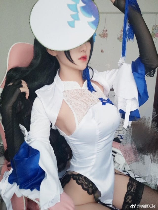 腐团Ciel《少女前线》95式旗袍造型 贴身剪裁展现东方曲线美