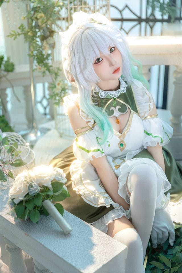 蠢沫沫《原神》纳西妲COS：古典花园场景下的草之精灵写真
