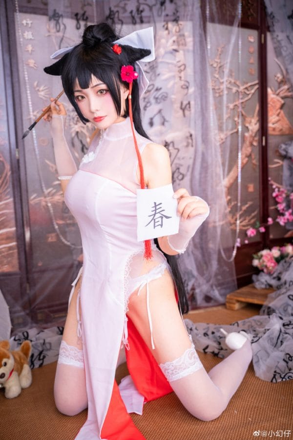 小幻仔碧蓝航线高雄獒COS:古典书房里的白色旗袍知性还原