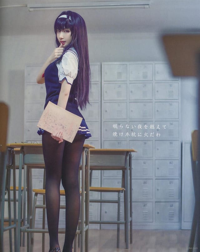 在下萝莉控ii霞之丘诗羽COS写真：学生装与兔女郎双版本反差演绎
