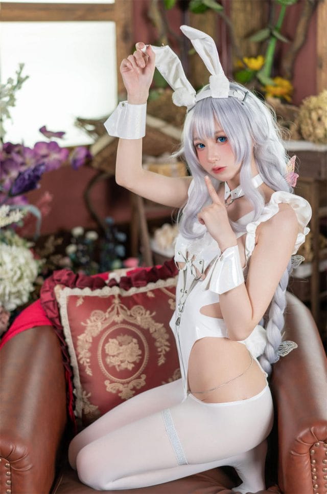 西园寺南歌写真合集：清幽与热烈并存的多面二次元风格