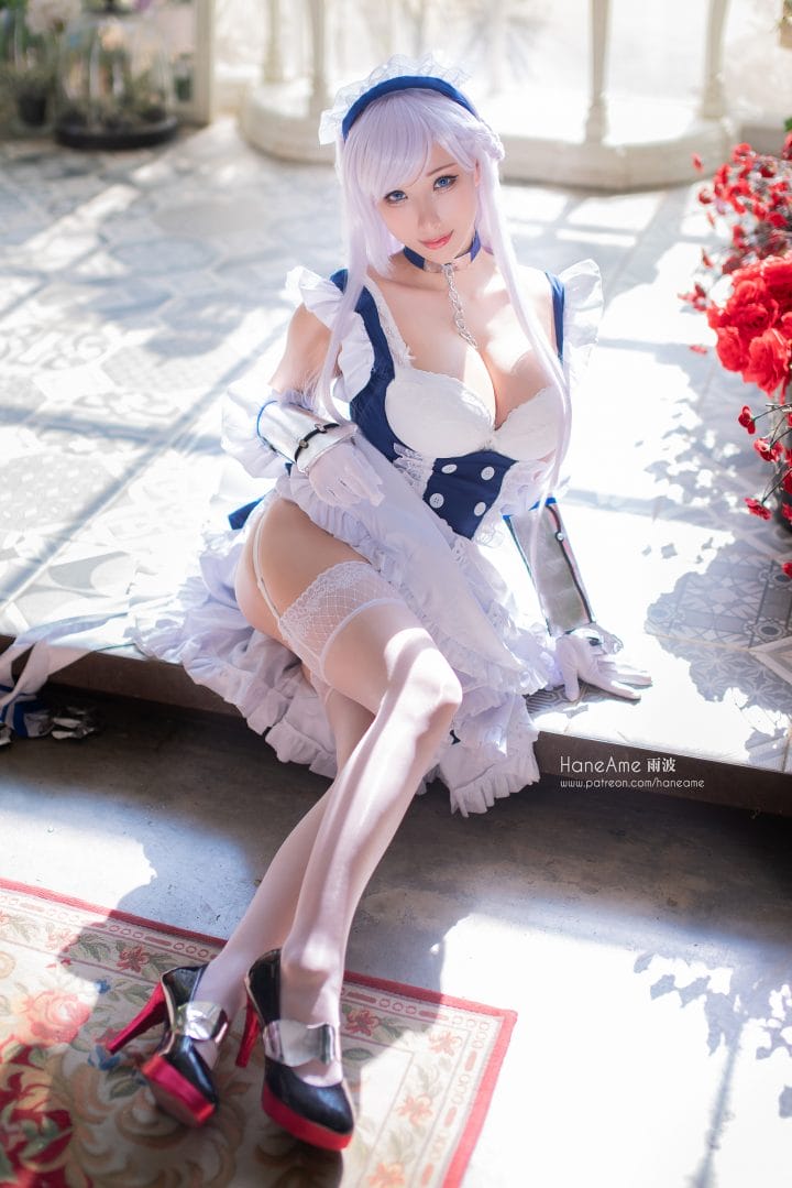 雨波_HaneAme cos《碧蓝航线》贝尔法斯特:白发女仆装的优雅还原