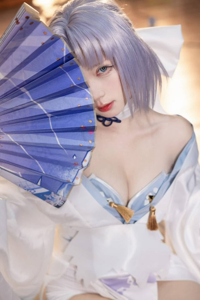 花铃COS《闪乱神乐》雪泉,白色和服冰系造型还原度拉满