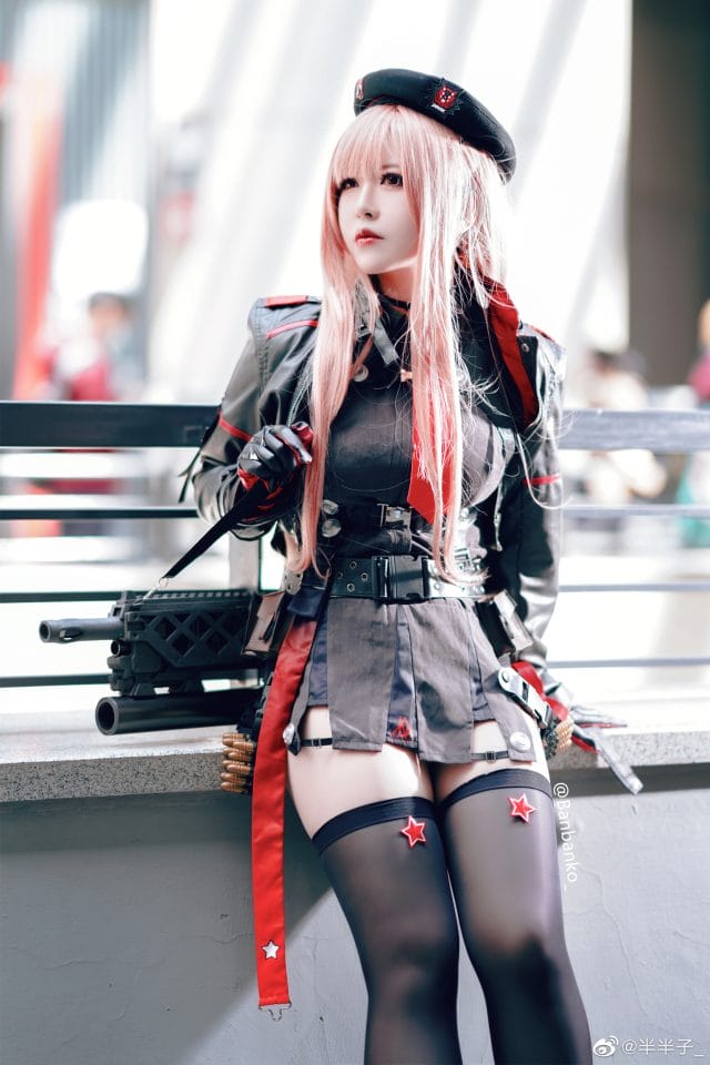 半半子COS拉毗CP29返图:冷硬战场气质还原《胜利女神:妮姬》