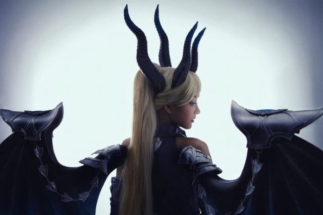 Cindy cos洛奇链刃师：魔幻与飒爽并存的游戏角色还原