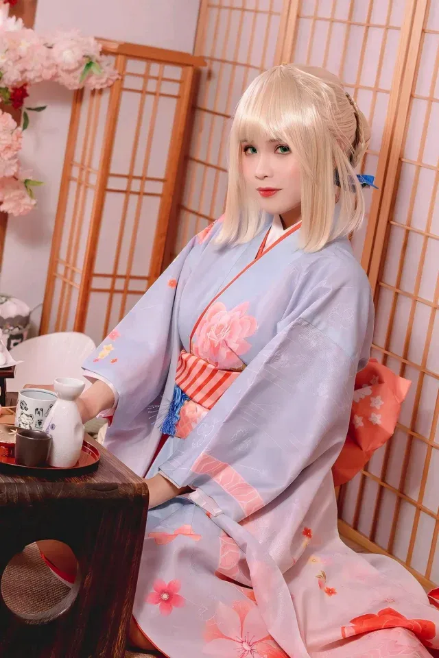 Pyon博丽灵梦比基尼COS：东方Project红白巫女的夏日泳装演绎
