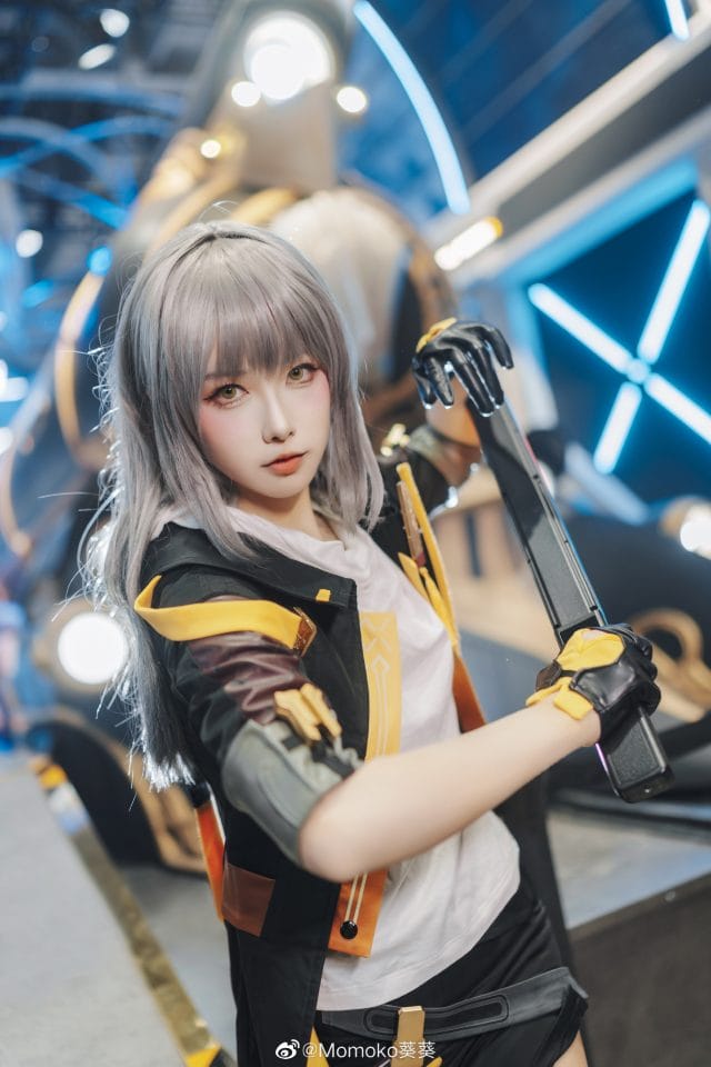 Momoko葵葵《崩坏：星穹铁道》开拓者·星COS 广州萤火虫漫展飒爽造型