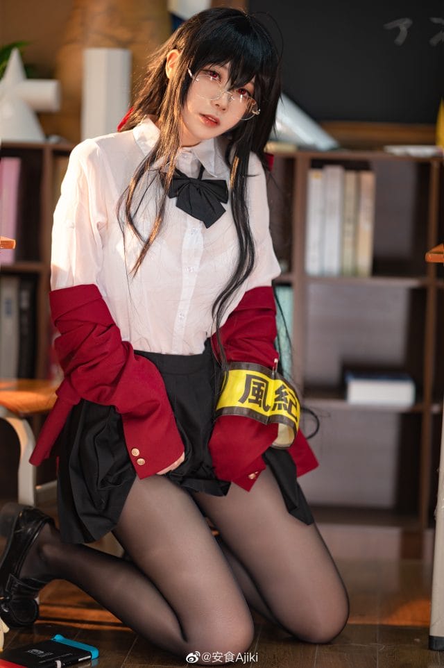 安食Ajiki碧蓝航线大凤JK校服版写真，放学后的甜系校园图赏