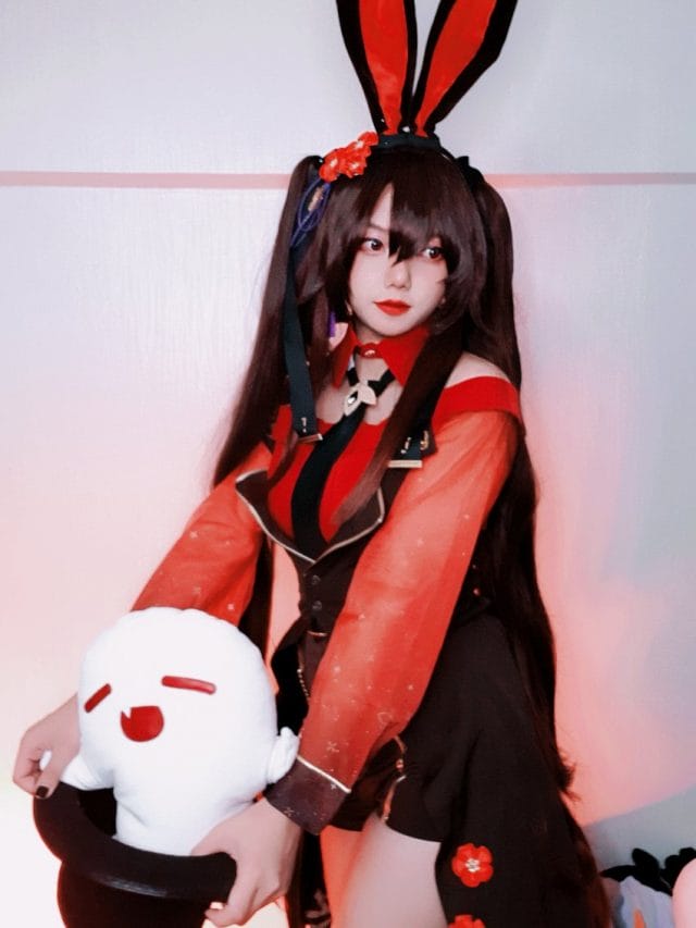 Nanthasri兔女郎胡桃COS写真：寒天外拍下的性感俏皮诠释