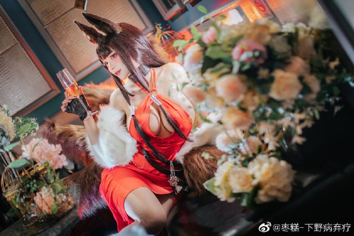 枣糕_下野病弃疗碧蓝航线赤城COS：暗调室内拍出病娇狐耳航母的妖艳气场