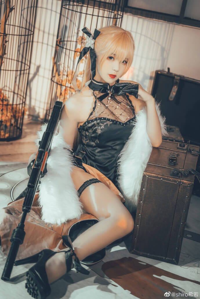 shiro希若cos少女前线OTs-14闪电姐：金瞳冷眸搭暗色军装的写实战术风图集
