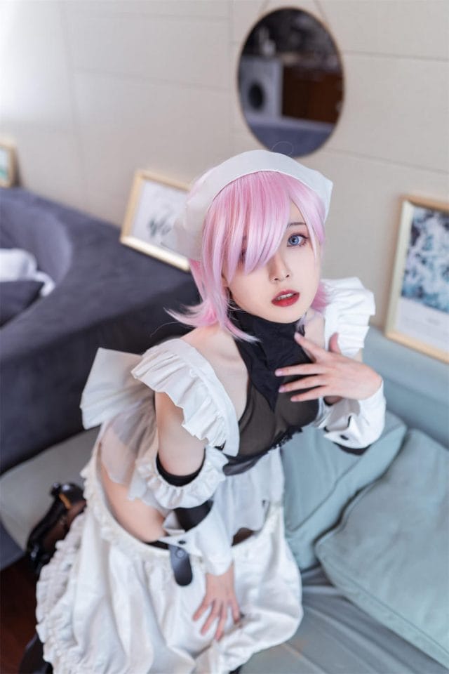 Natsuko夏夏子COS作品合集:碧蓝航线大凤护士与暗色系吉他妹妹的双面演绎