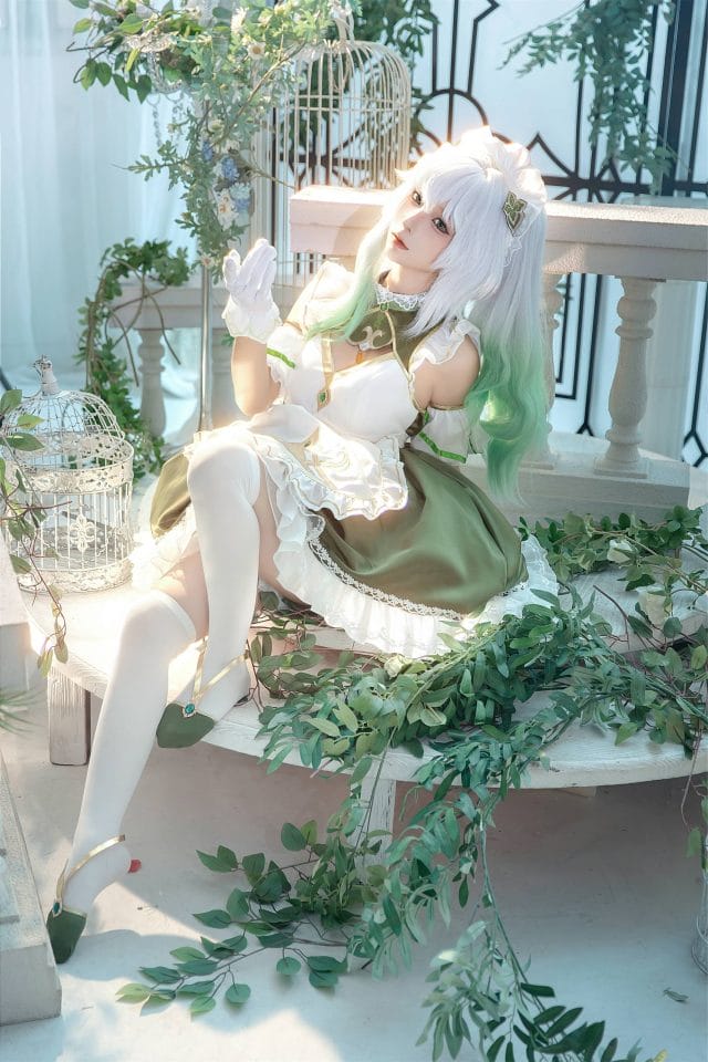 蠢沫沫《原神》纳西妲COS：古典花园场景下的草之精灵写真