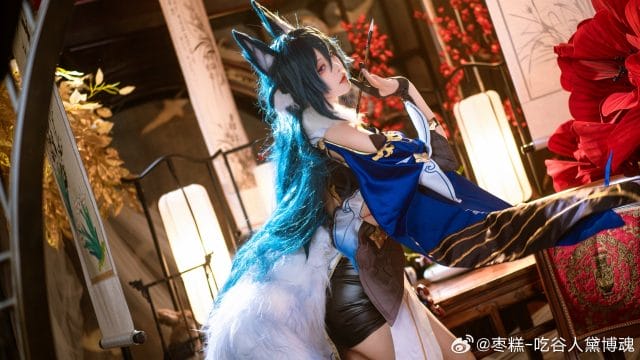 枣糕-吃谷人黛博魂COS星穹铁道驭空，墨绿长发狐耳飞行士制服书房与温泉双场景还原