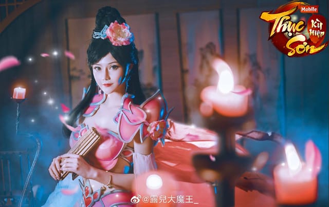 露兒大魔王《蜀山奇侠》唐门COS，性感造型还原游戏大师姐