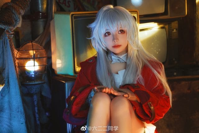 六二二同学COS崩坏星穹铁道克拉拉：废旧修理场中银发少女的孤独叙事写真