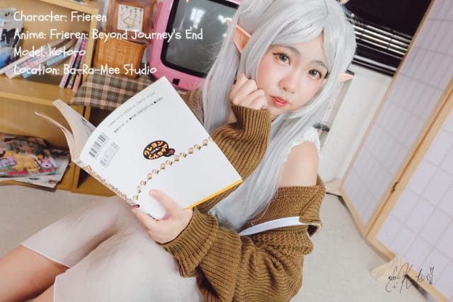 Kotoro芙莉莲睡衣居家COS写真，复古客厅里的慵懒千年少女