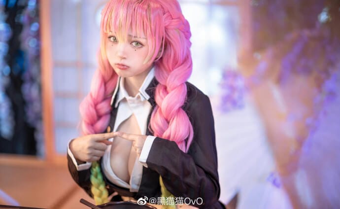 黑猫猫OvO《鬼灭之刊》甘露寺蜜璃COS,粉色麻花辫配恋柱队服还原度高