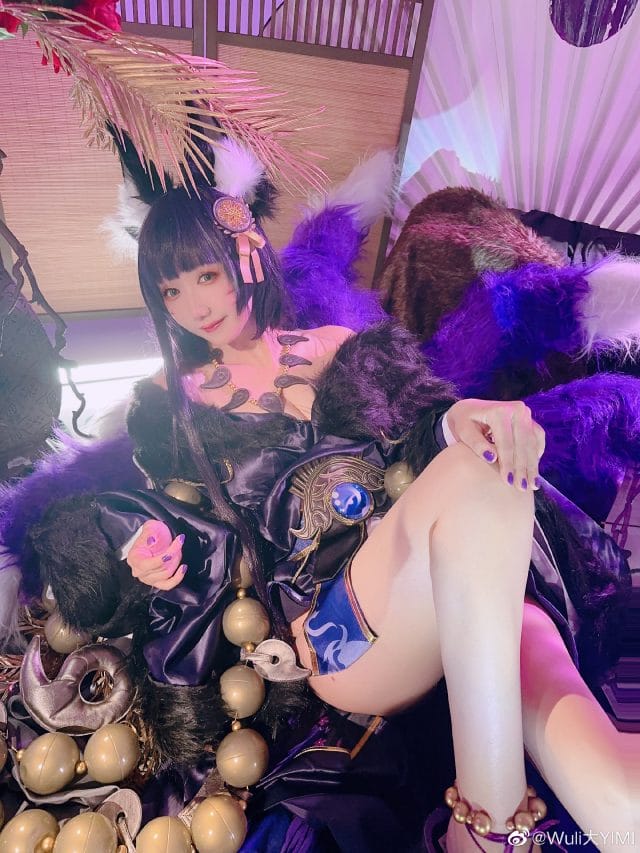 Wuli大YIMI《碧蓝航线》武藏COS，深紫和服狐耳造型