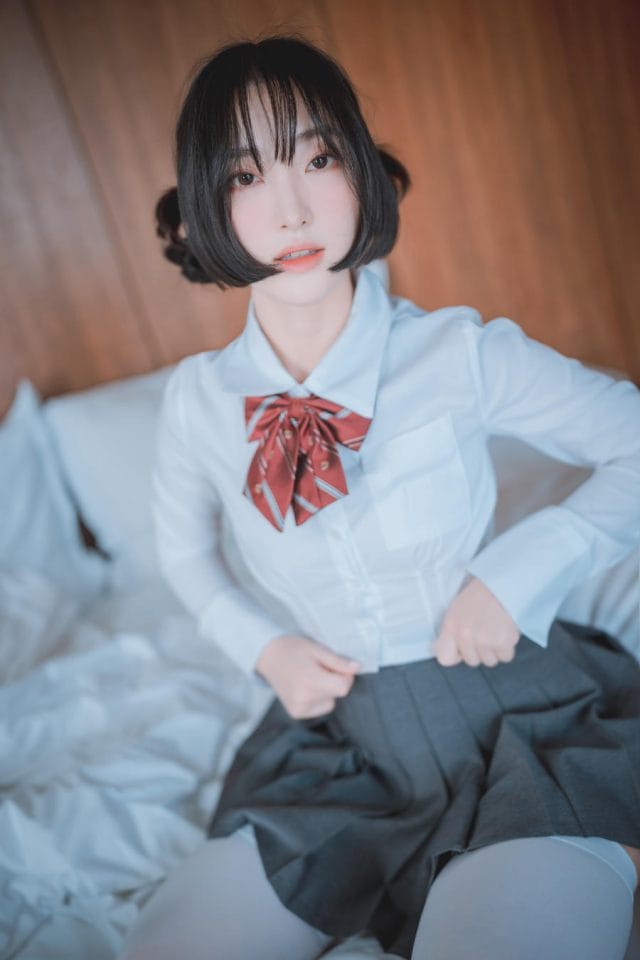 HaNari:DJ、模特与COS三栖达人的高冷与反差魅力