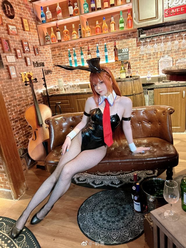 屿鱼COS《命运石之门》牧濑红莉栖,经典兔女郎造型演绎天才少女魅力