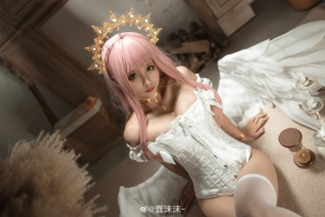 蠢沫沫粉发天使Angel COS图集:纯白高调光下的空灵写真
