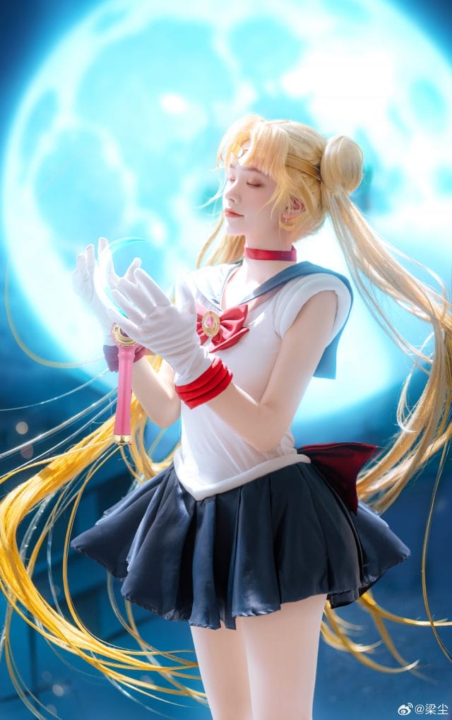 梁尘COS月野兔：双马尾水手服精准还原《美少女战士》经典造型