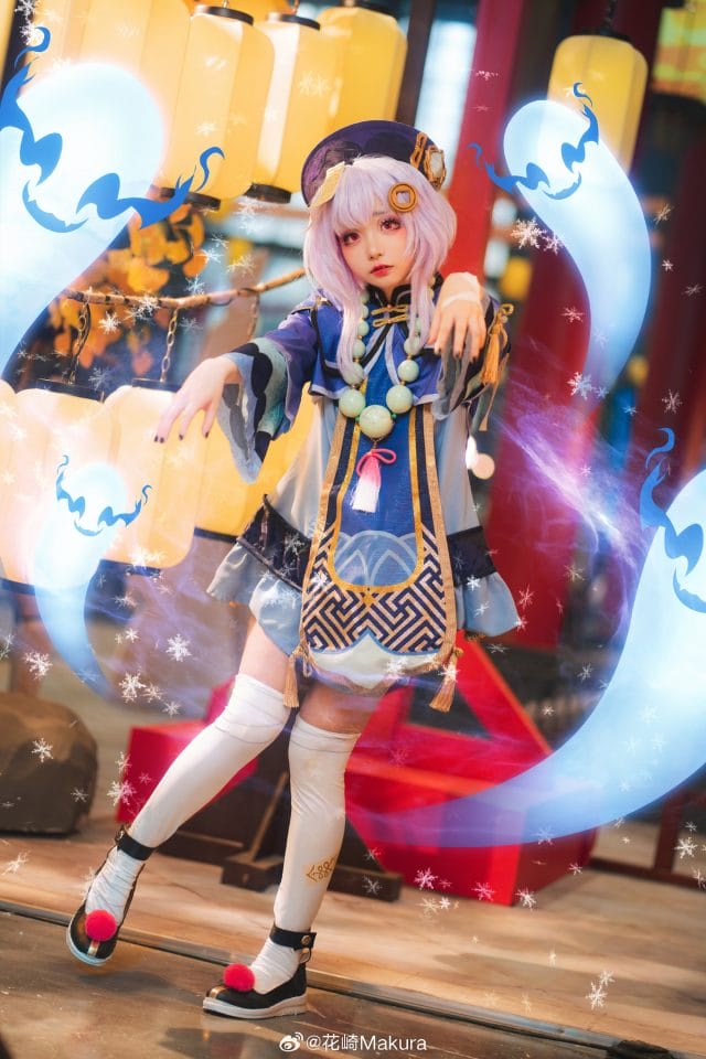 花崎Makura cos《原神》七七，粉紫双丸子头配红色瞳光还原细腻