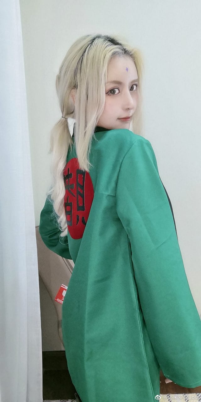 小呆萝拉Lola COS《火影忍者》纲手，绿色外套与菱形印记造型还原图集