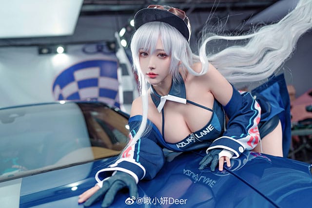 啾小妍Deer碧蓝航线企业COS图集:暗调军装还原灰色幽灵的冷峻战场气质