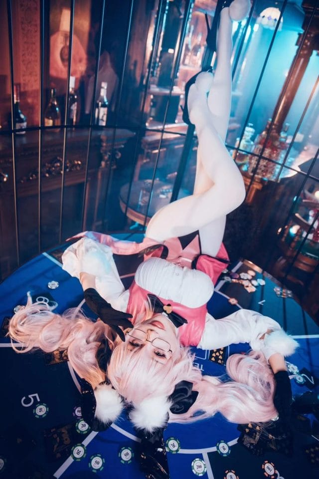 如月灰COS光之高扬斯卡娅：兔女郎风穿搭尽显FGO角色妩媚气质