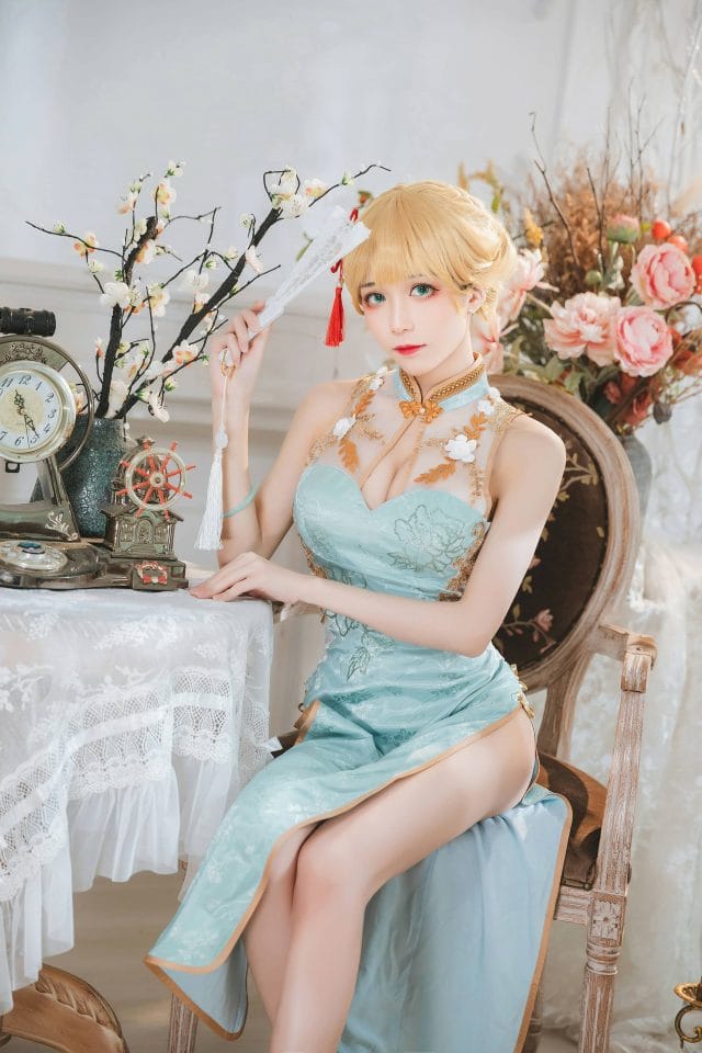 Tomoyo酱少女前线G36旗袍COS 淡蓝刺绣复古室内写真