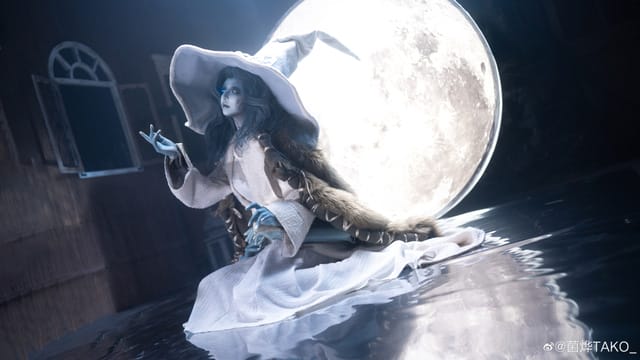 菌烨TAKO《Elden Ring》月亮公主Ranni COS，幽蓝妆造妖异又性感