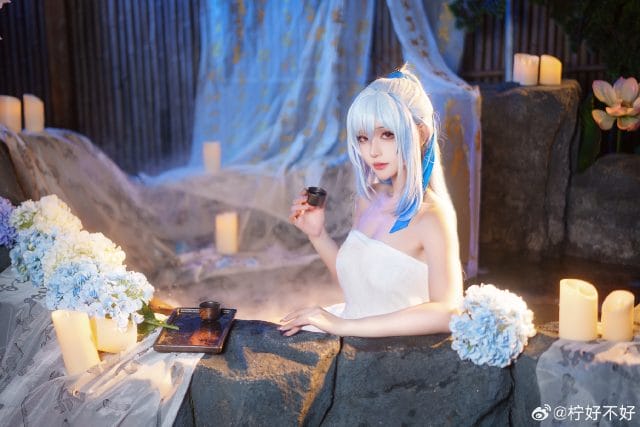 柠好不好镜流温泉浴巾写真，罗浮剑首卸甲后的清冷与柔和