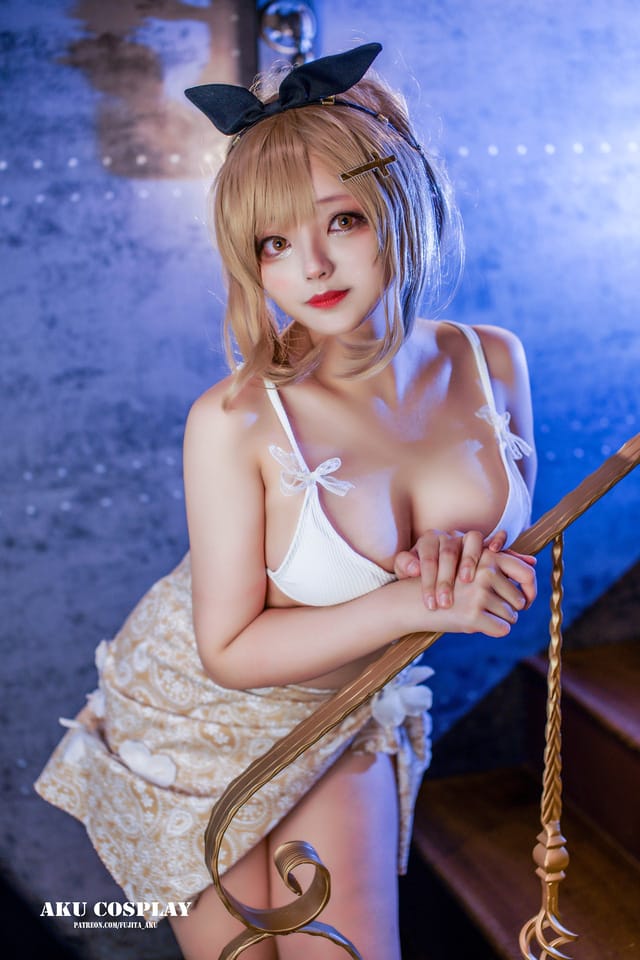 芥川AKU cos莱莎Ryza：炼金术士经典装束还原度高，自带甜美反差感