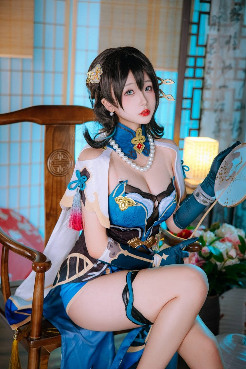 椎名莜COS阮梅:星穹铁道天才俱乐部学者的温柔气质与精致场景还原